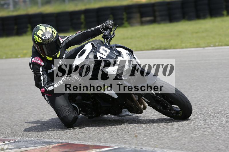 /Archiv-2024/29 12.06.2024 MOTO.CH Track Day ADR/Gruppe blau/10